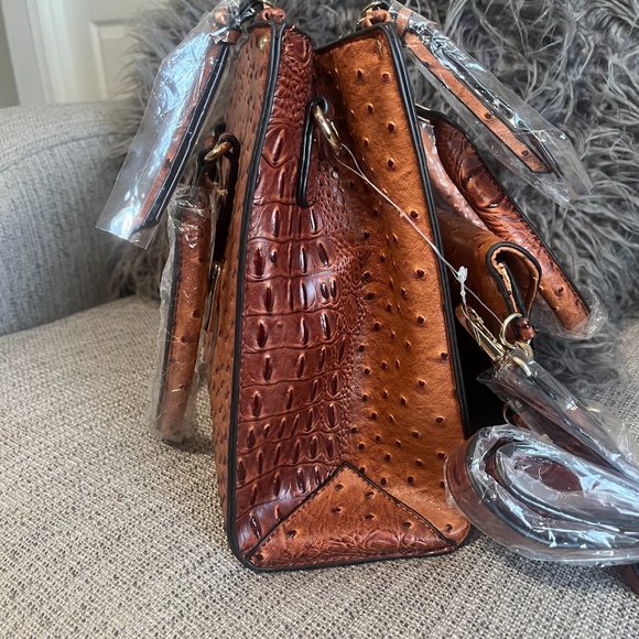 Ostrich Handbag and Clutch-Unbranded - Picture 4 of 14